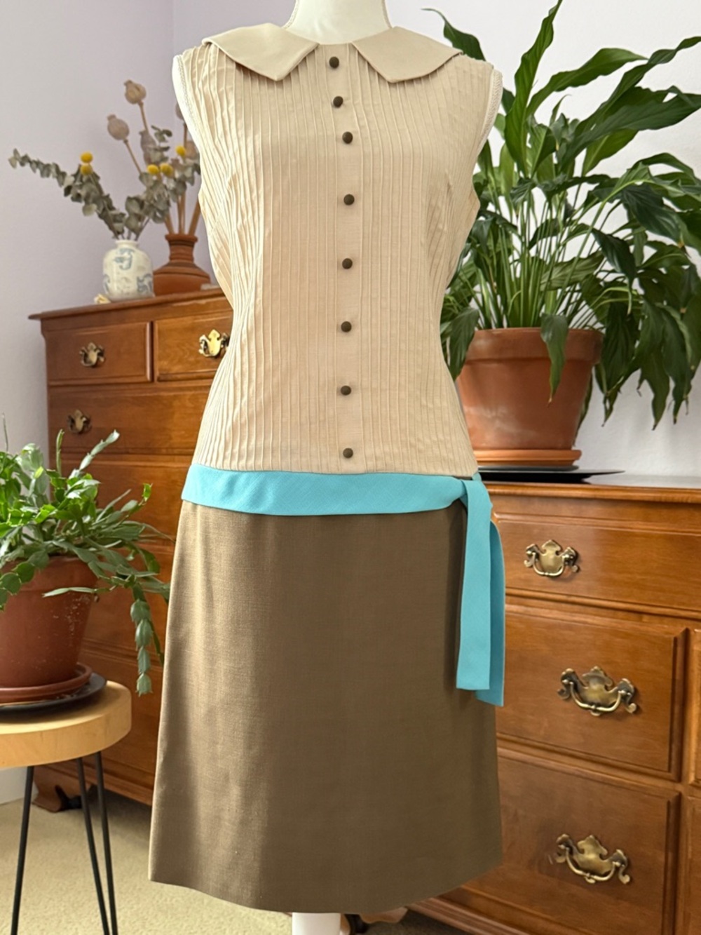 Vintage 50s 60s Ribbed Collared Midi Linen Beige Dress with Turquoise Waist Tie